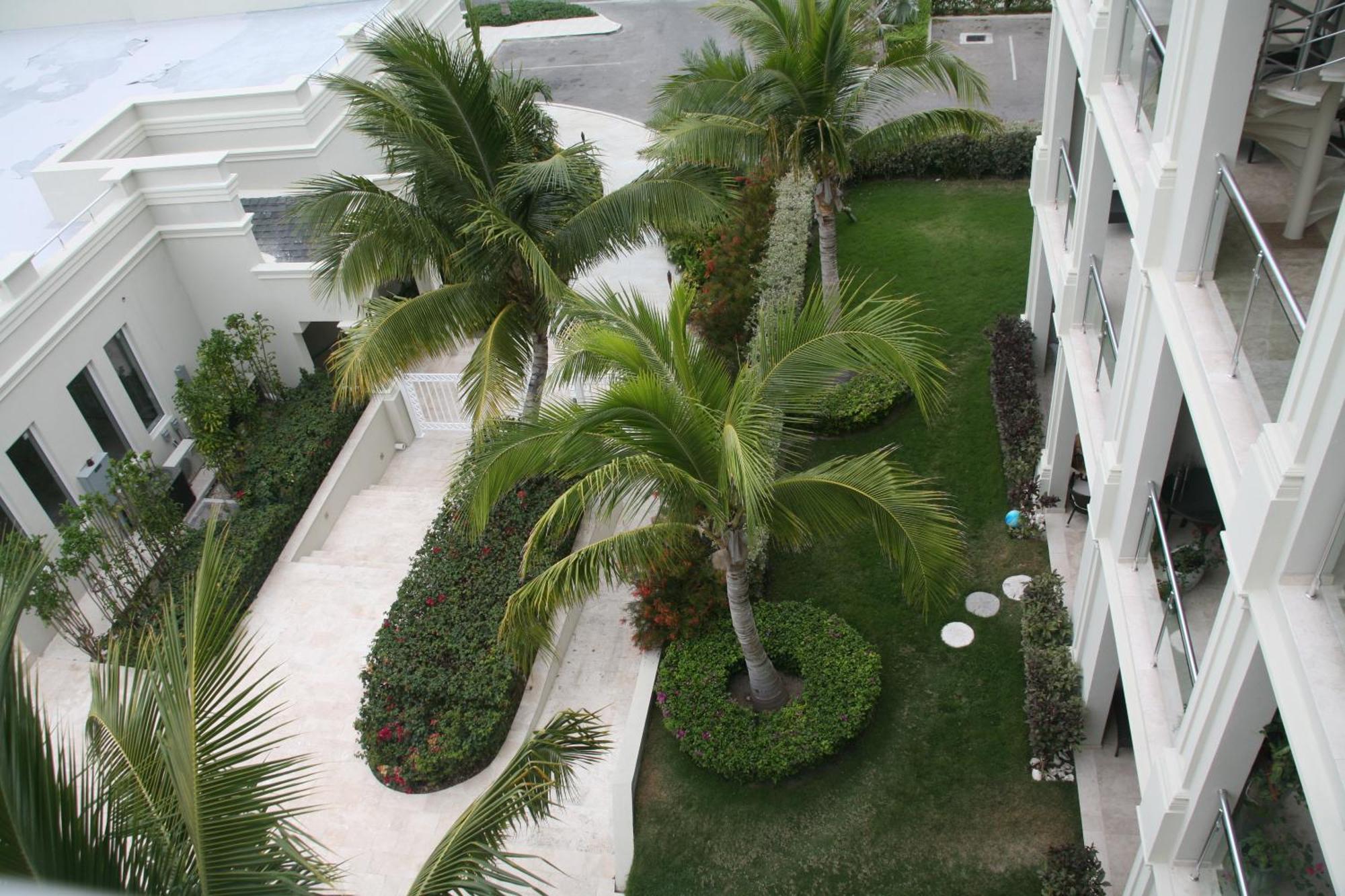 The Atrium Resort Grace Bay Esterno foto